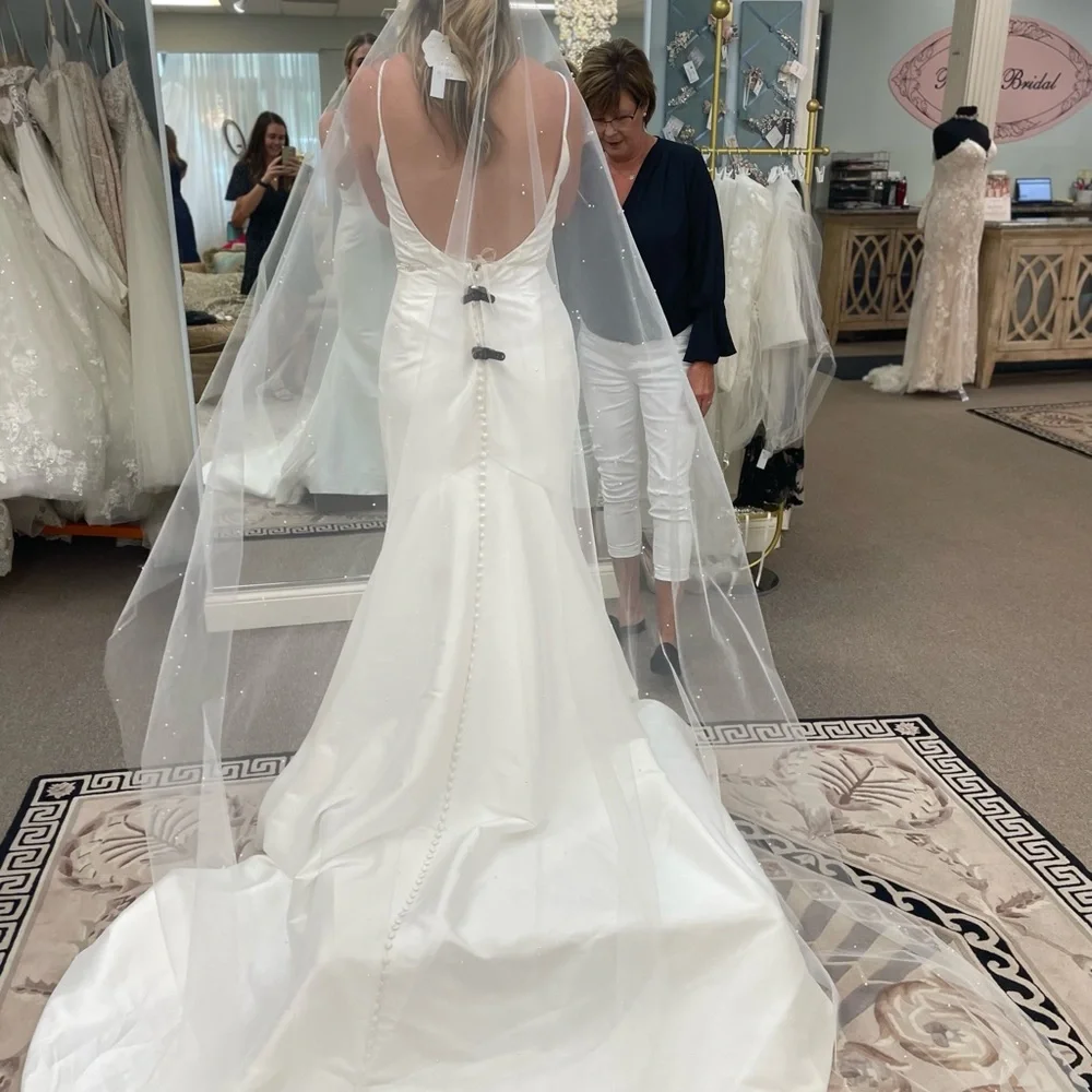 NEW White Bridal Veil with Pearls - Picture 5 of 6